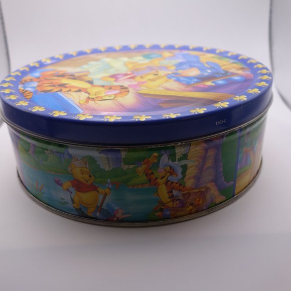 Winnie the Pooh Tin Collector Series 6/24 Best Before Date of 2005 - 1302-0 - Picture 5 of 14